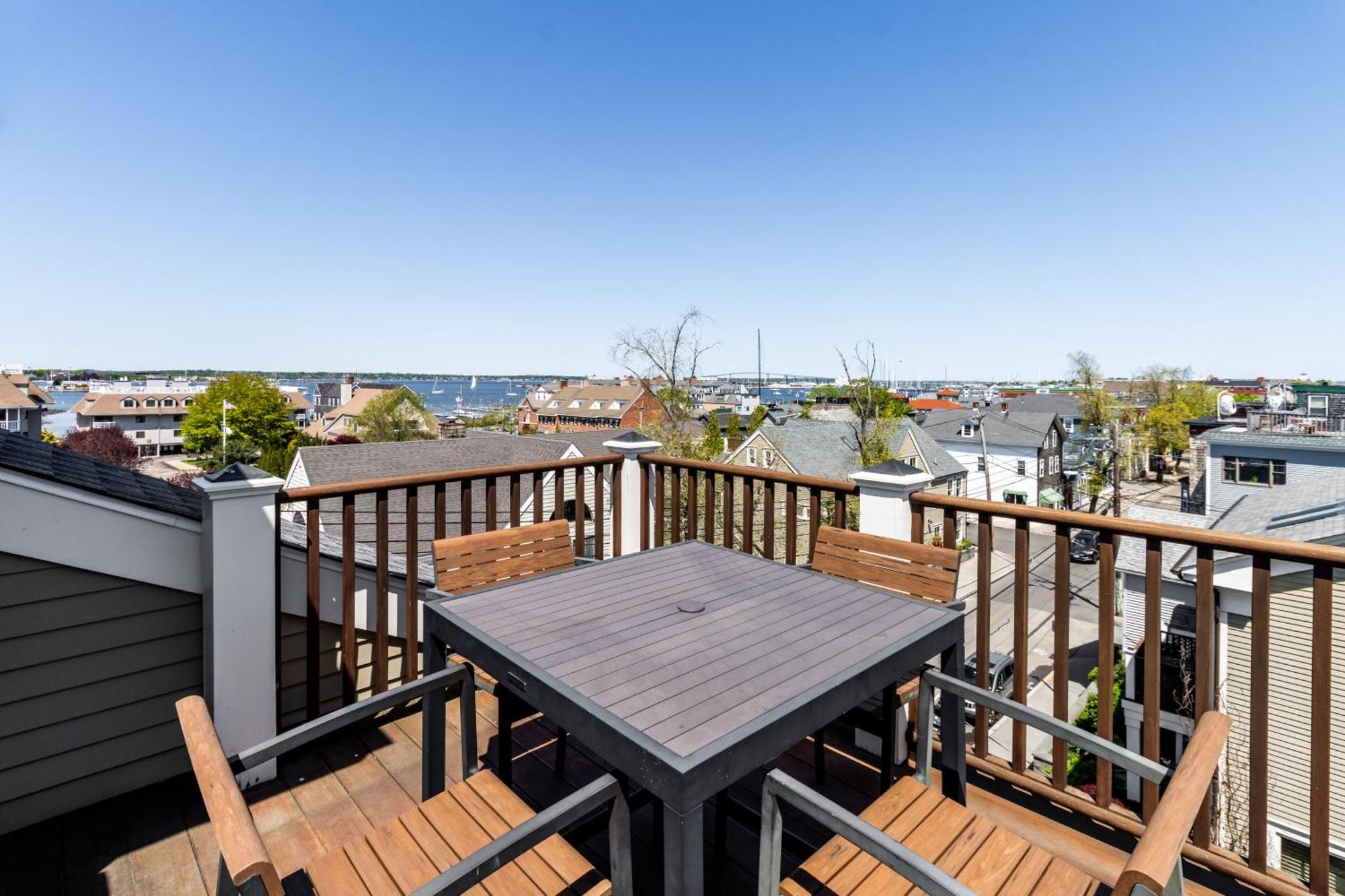 The Newport Lofts - 548 Thames Street Apartment Exterior photo